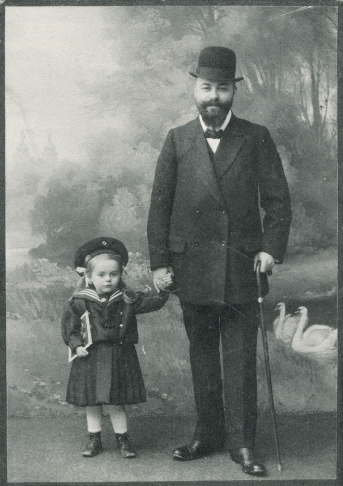 Mit Papa um 1910